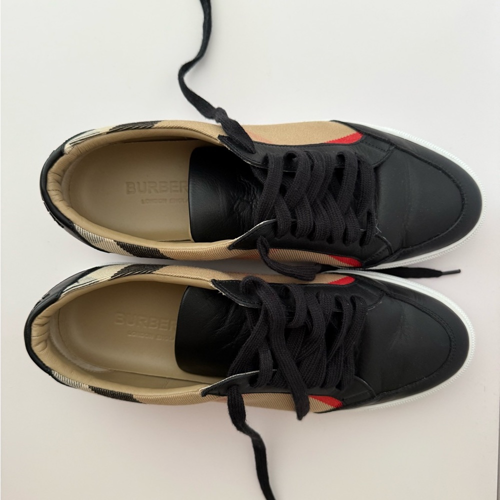 Burberry Women’s Salmond Check Leather Low-Top Sneakers-Size 9 - Picture 2 of 5